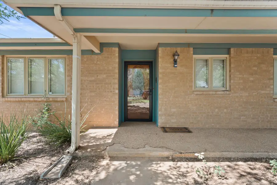 8016 Dover Avenue, Lubbock, TX 79424 - Image #2