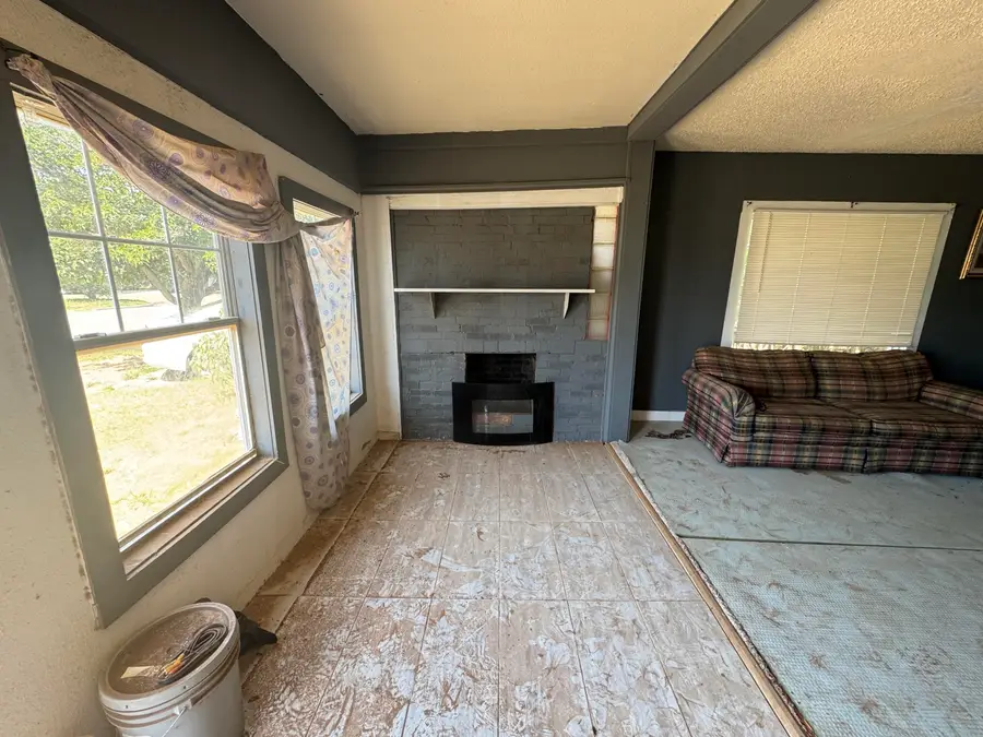 140 N 3rd Street, Slaton, TX 79364 - Image #3