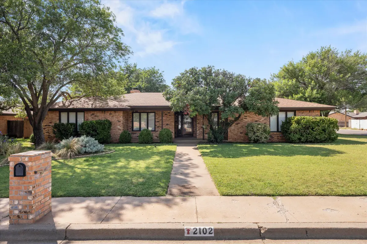 2102 Longhorn Drive, Levelland, TX 79336 - Image #1