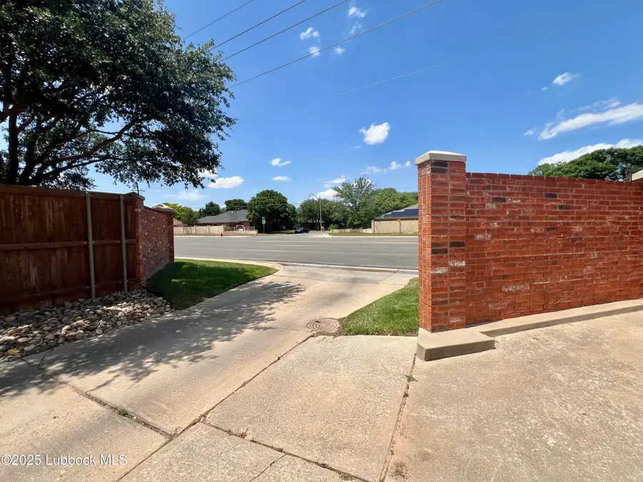 9802 Toledo Avenue, Lubbock, TX 79424 - Image #3