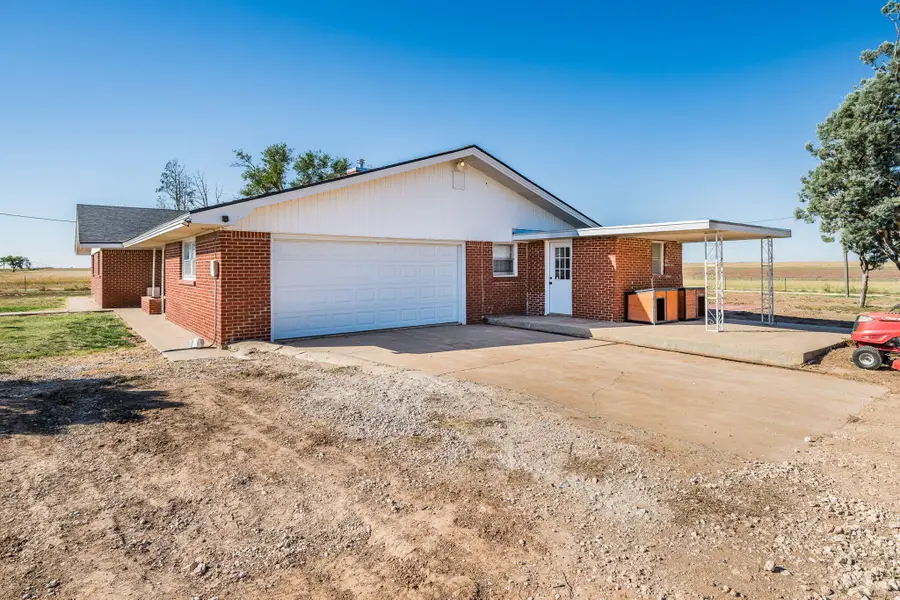 1723 Co Rd 9, Tulia, TX 79088 - Image #2