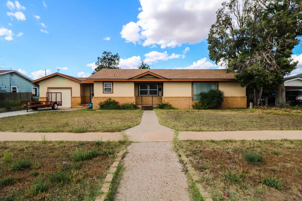 206 SW 1st Street, Earth, TX 79031 - Image #1