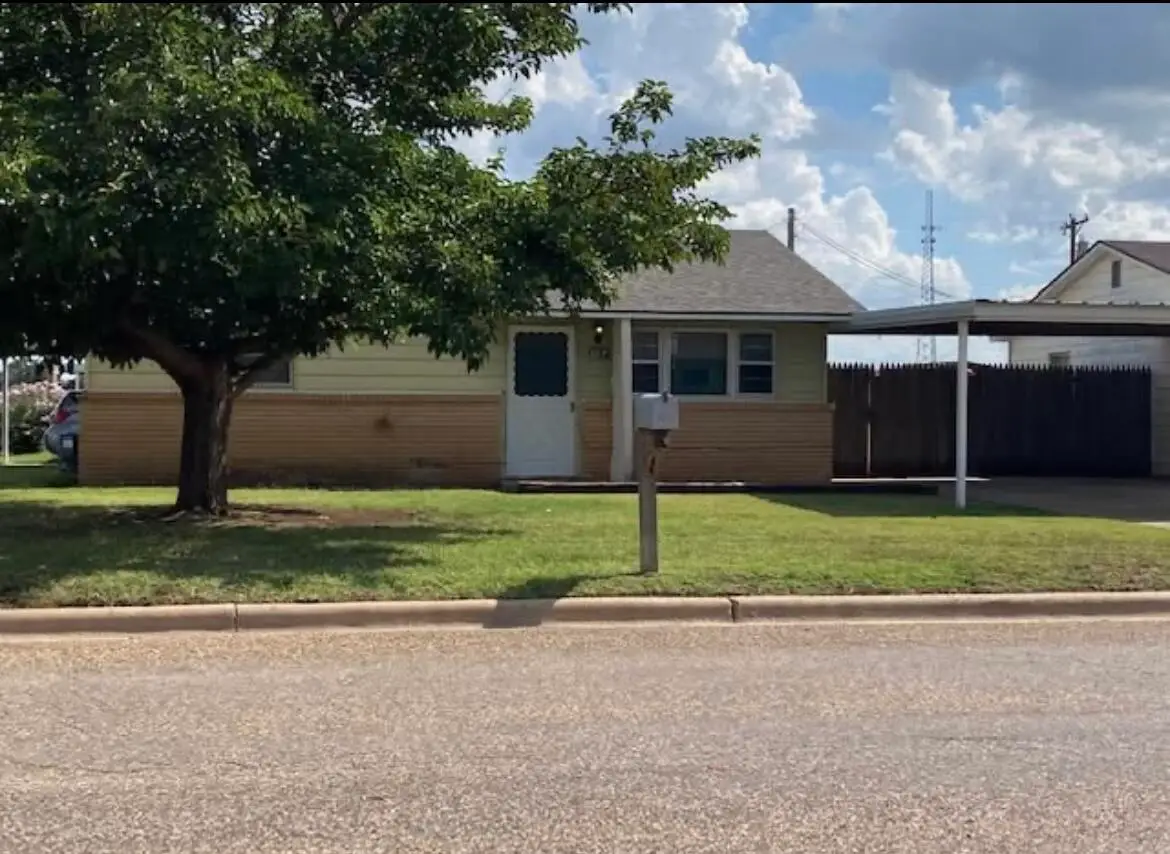 807 Avenue L, Shallowater, TX 79363 - Image #1