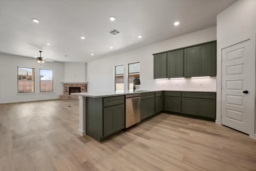 313 E 24th Street, Wolfforth, TX 79382 - Image #3