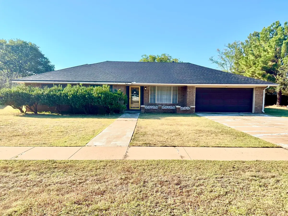 905 W Virginia Street, Floydada, TX 79235 - Image #1