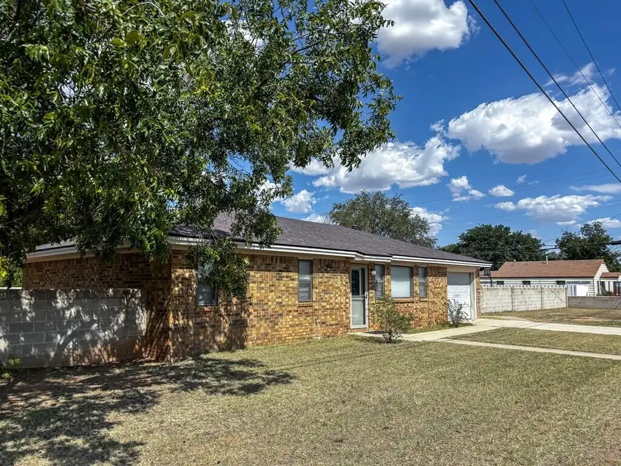 520 W 8th Street, Denver City, TX 79323 - Image #2