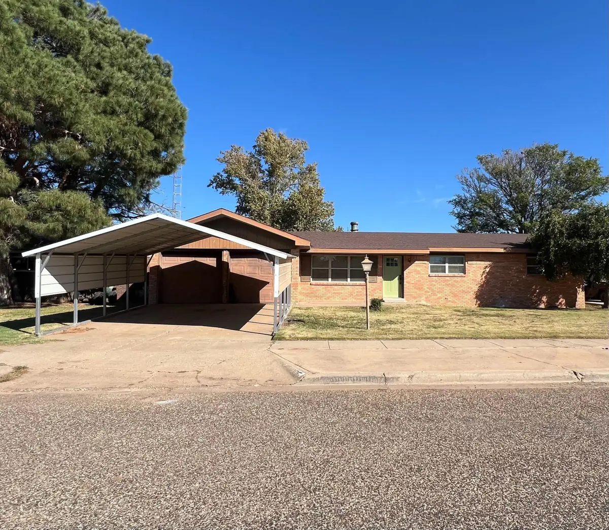 1005 NE 1st Street, Earth, TX 79031 - Image #1