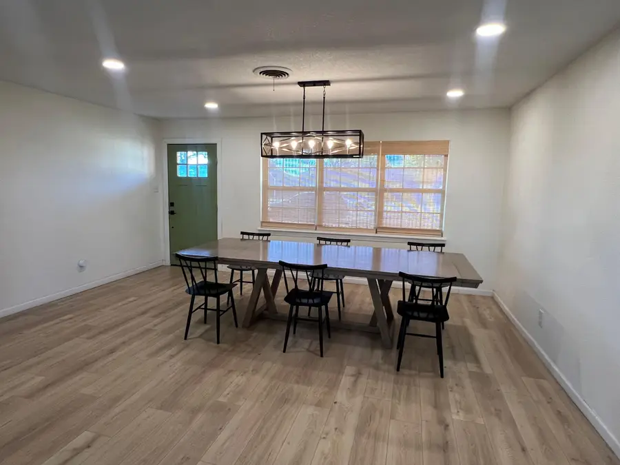 1005 NE 1st Street, Earth, TX 79031 - Image #2