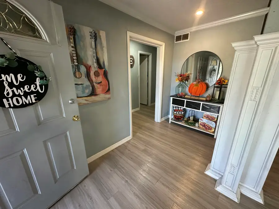 1300 Holliday Street, Plainview, TX 79072 - Image #2