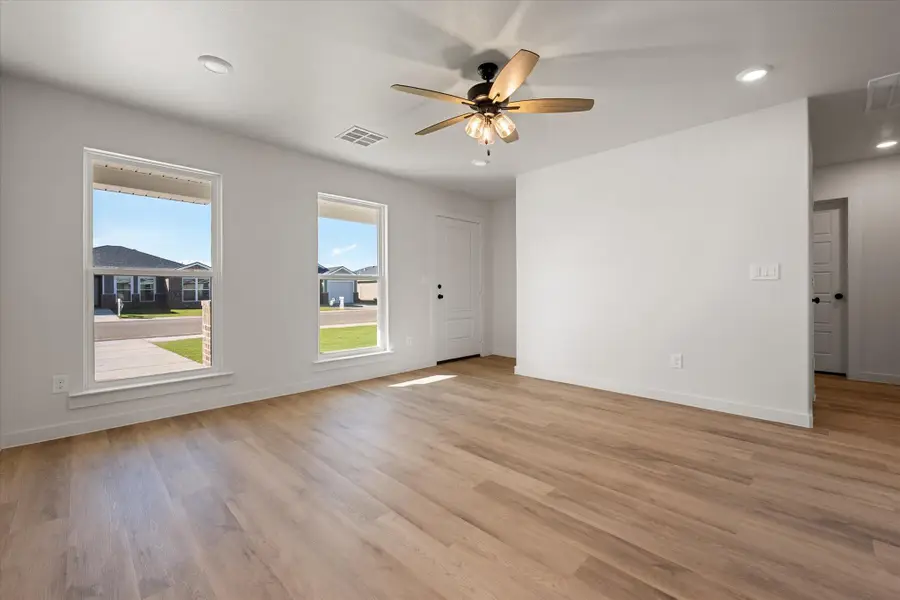 1614 N Clinton Avenue, Lubbock, TX 79416 - Image #2