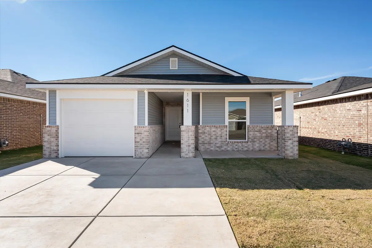 1611 N Clinton Avenue, Lubbock, TX 79416 - Image #1