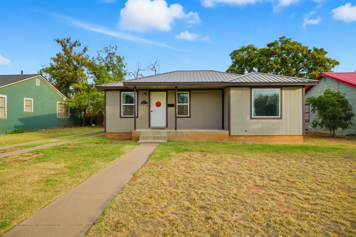 915 E Cardwell Street, Brownfield, TX 79316 - Image #1