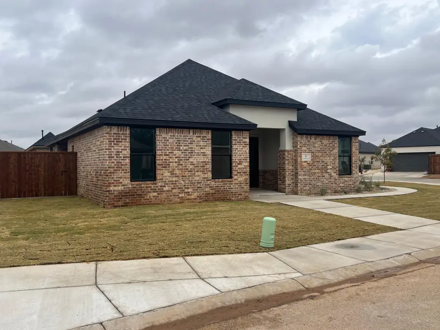 65 Amesbury Court, Lubbock, TX 79416 - Image #2