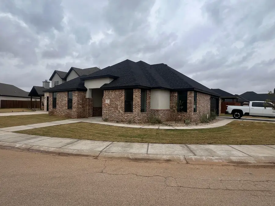 65 Amesbury Court, Lubbock, TX 79416 - Image #3