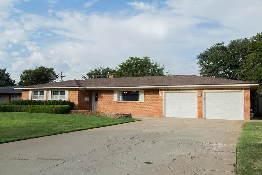 1209 Dallas Street, Plainview, TX 79072 - Image #3