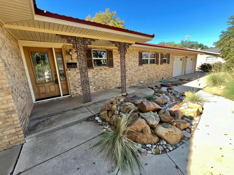 1407 Amarillo Street, Plainview, TX 79072 - Image #3