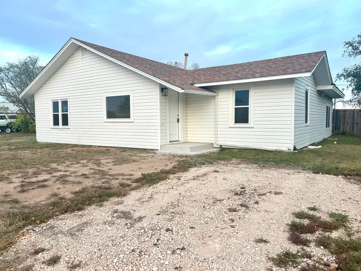 310 Duggan Avenue, Anton, TX 79313 - Image #1