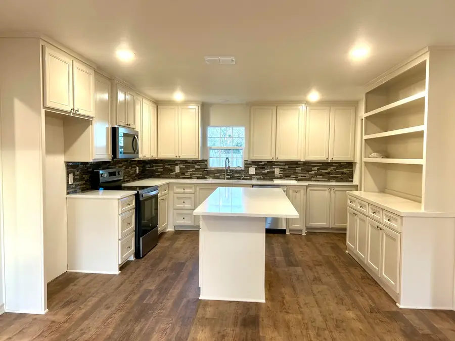 310 Duggan Avenue, Anton, TX 79313 - Image #3