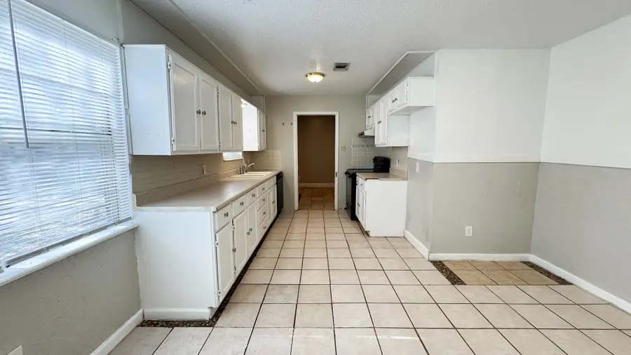 4825 53rd Street, Lubbock, TX 79414 - Image #3