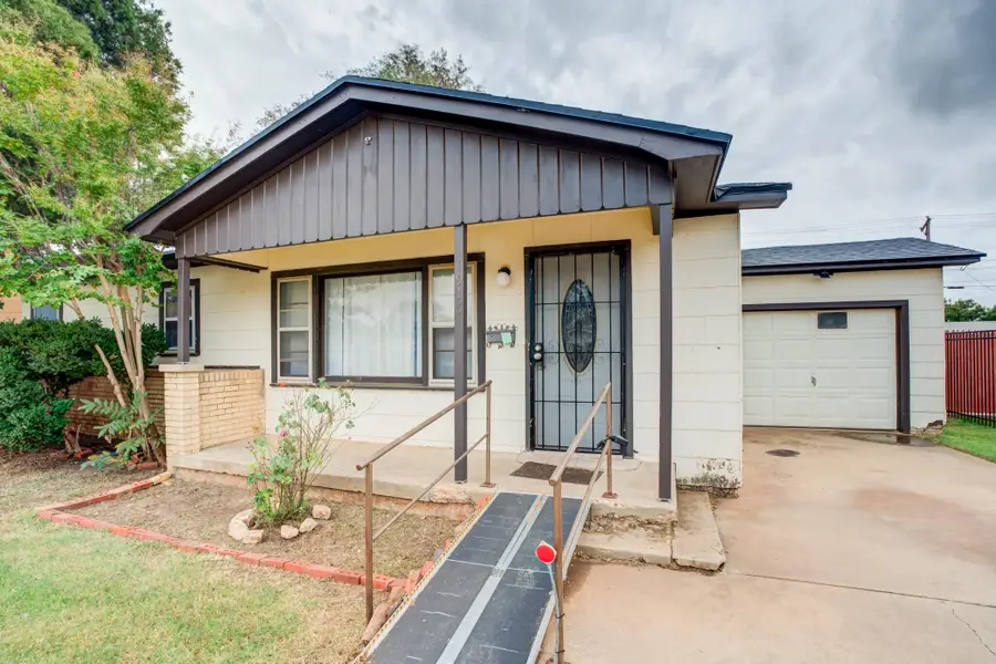 1915 46th Street, Lubbock, TX 79412 - Image #3