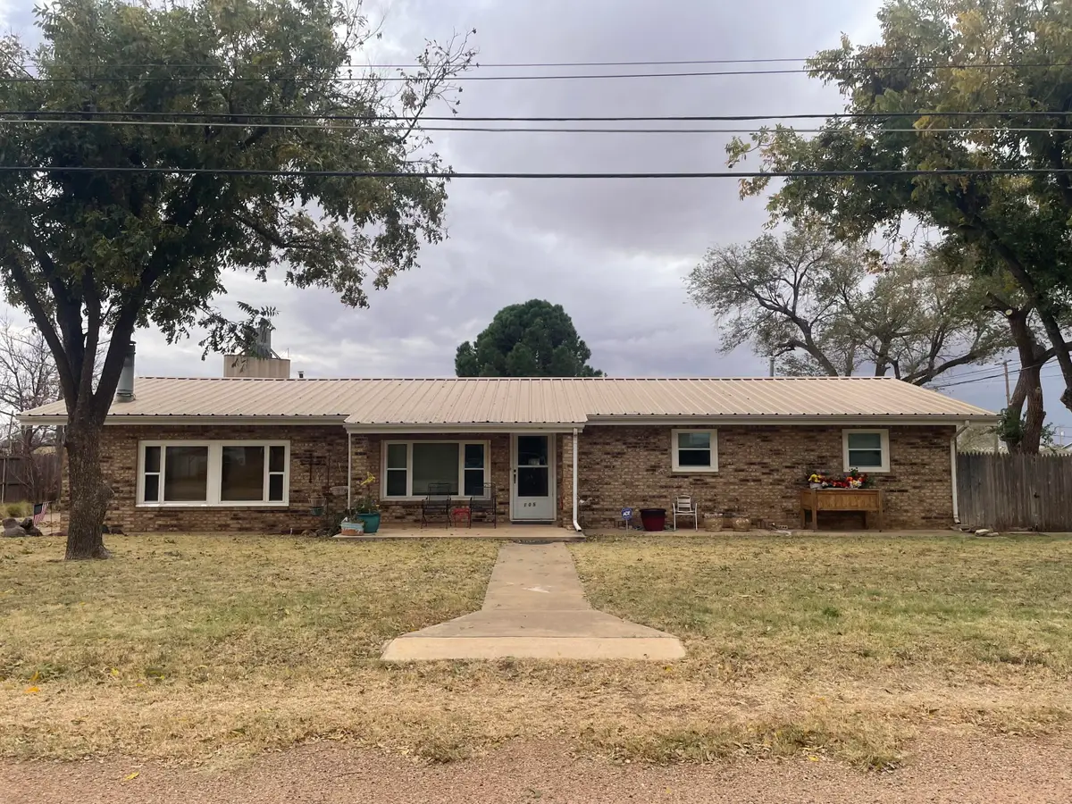 105 13th Street, Seagraves, TX 79359 - Image #1