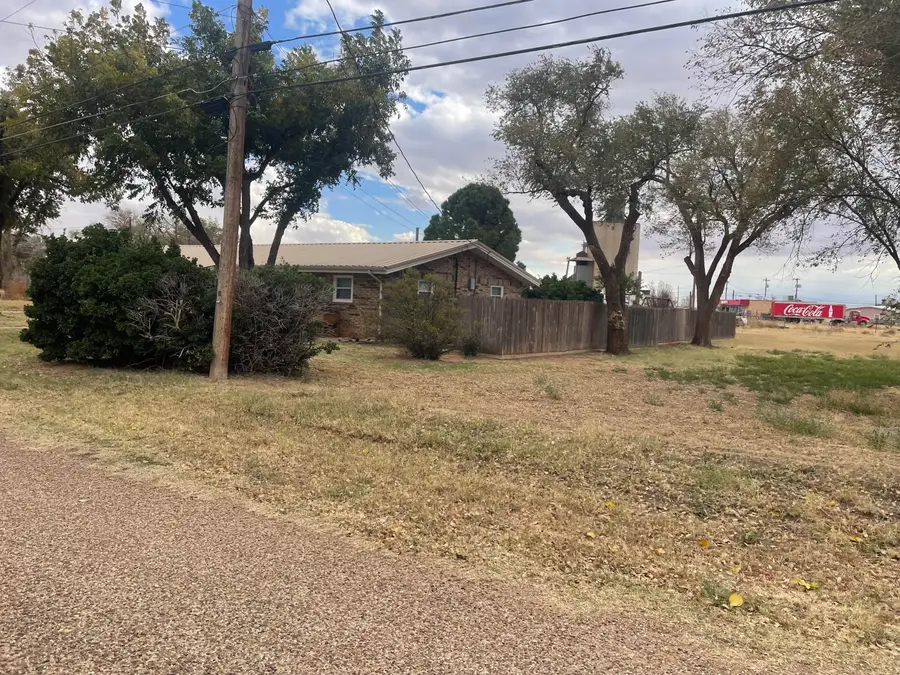 105 13th Street, Seagraves, TX 79359 - Image #3