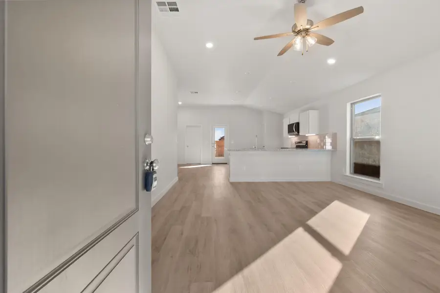 1610  N Clinton Avenue, Lubbock, TX 79416 - Image #3