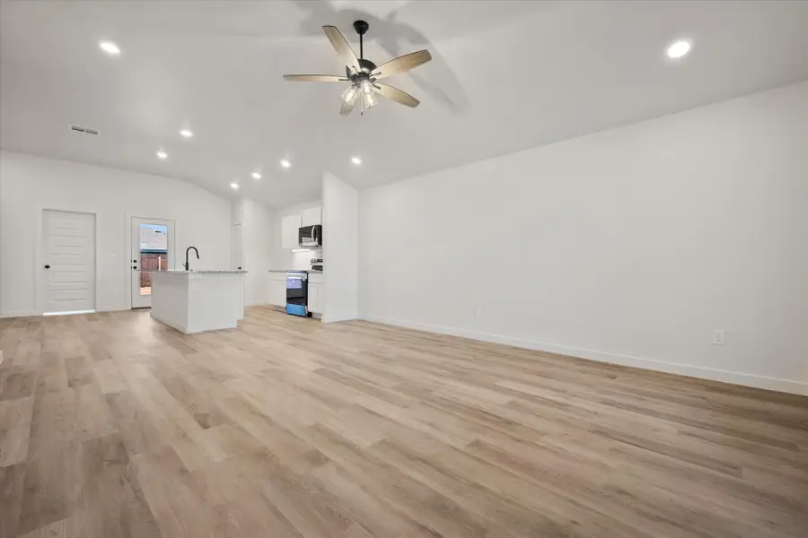 2005 Cottonwood Avenue, Wolfforth, TX 79382 - Image #3