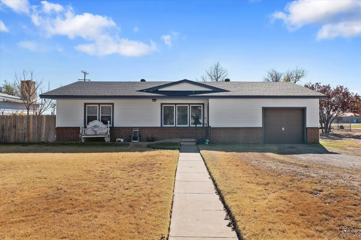 110 W Monroe Street, Levelland, TX 79336 - Image #1