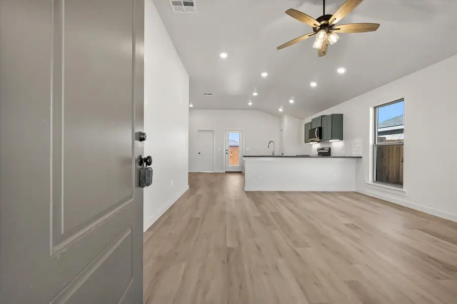 1301 N Chicago Avenue, Lubbock, TX 79416 - Image #2