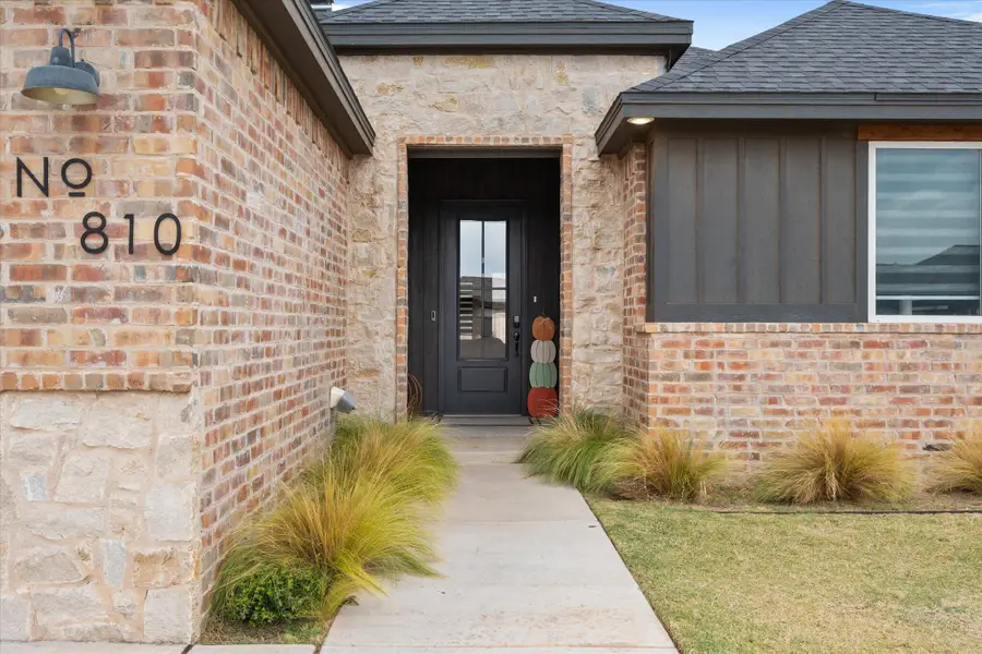 810 N 2nd Street, Wolfforth, TX 79382 - Image #3