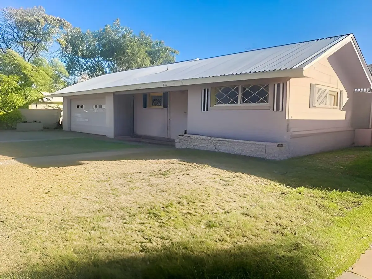 1006 Borger Street, Plainview, TX 79072 - Image #1