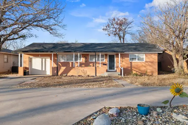 407 Pine Street, Levelland, TX 79336