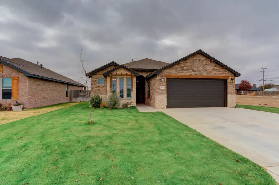 204 Joliet Avenue, Levelland, TX 79336 - Image #2