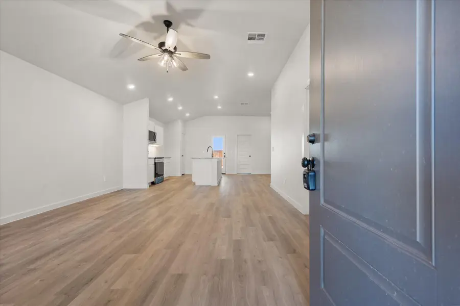 2404 Aberdeen Avenue, Wolfforth, TX 79382 - Image #2