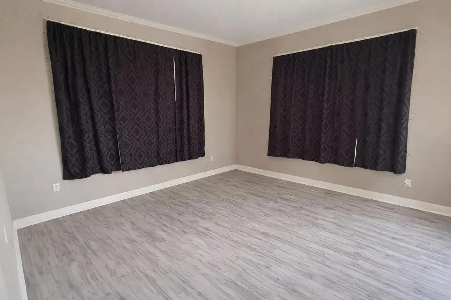 2410 Fisher Street, Plainview, TX 79072 - Image #2