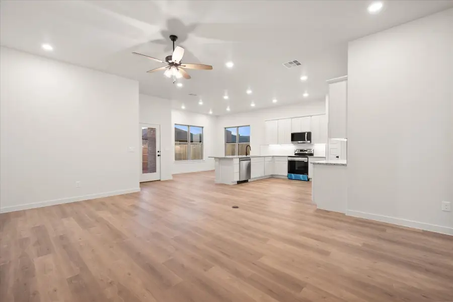 2401 Aberdeen Avenue, Wolfforth, TX 79382 - Image #3