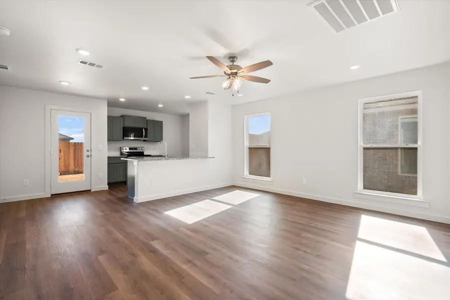 1604 N Clinton Avenue, Lubbock, TX 79416 - #3