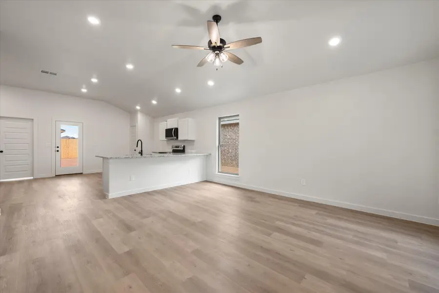 2406 Aberdeen Avenue, Wolfforth, TX 79382 - Image #3