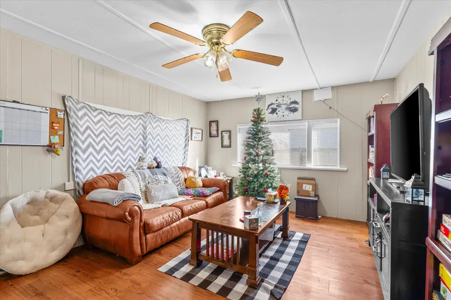 204 Austin Street, Levelland, TX 79336 - Image #3