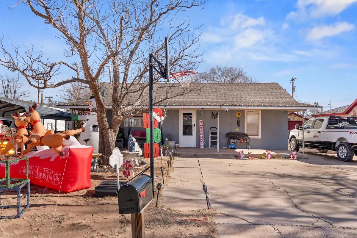 805 Avenue C, Levelland, TX 79336 - Image #1