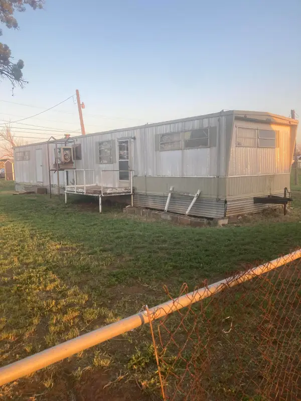 1202 S 3rd Street, Brownfield, TX 79316