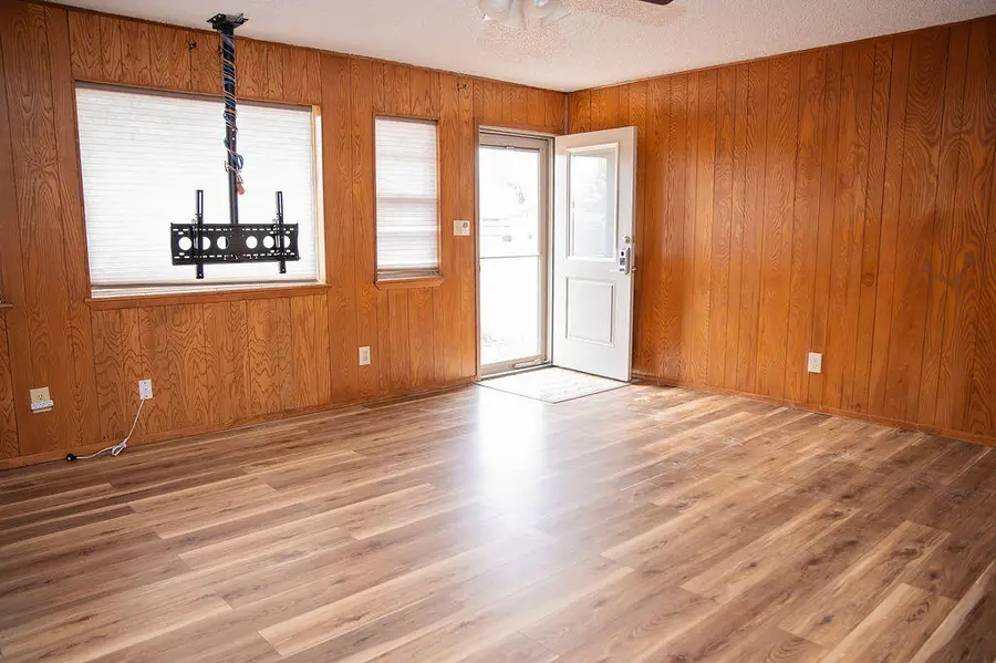 520 W 8th Street, Denver City, TX 79323 - Image #2