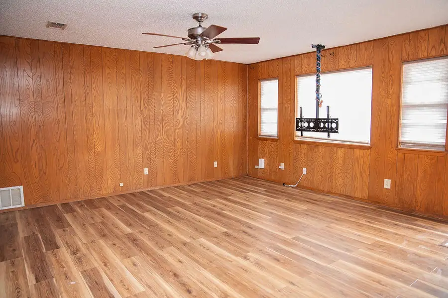 520 W 8th Street, Denver City, TX 79323 - Image #3