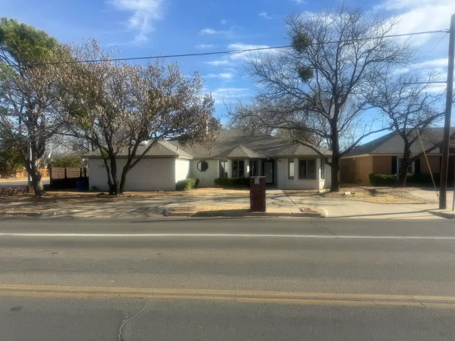 8201 Chicago Avenue, Lubbock, TX 79424 - Image #2