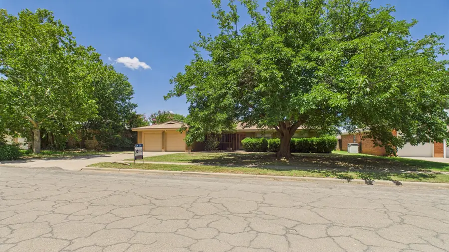 3022 67th Street, Lubbock, TX 79413 - Image #2