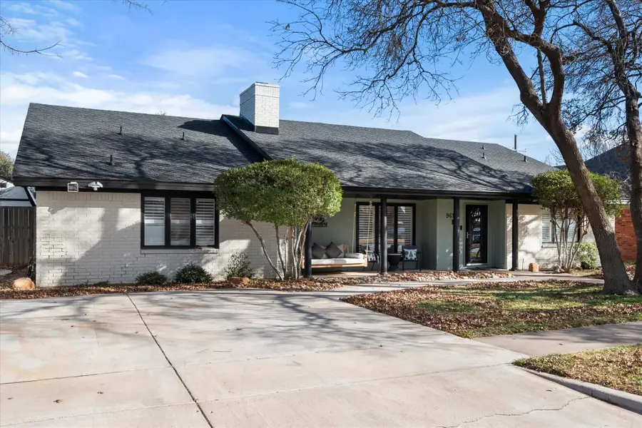 9611 Vicksburg Avenue, Lubbock, TX 79424 - Image #2