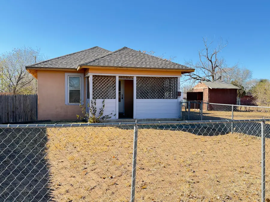 215 S 3rd Street, Slaton, TX 79364 - Image #2