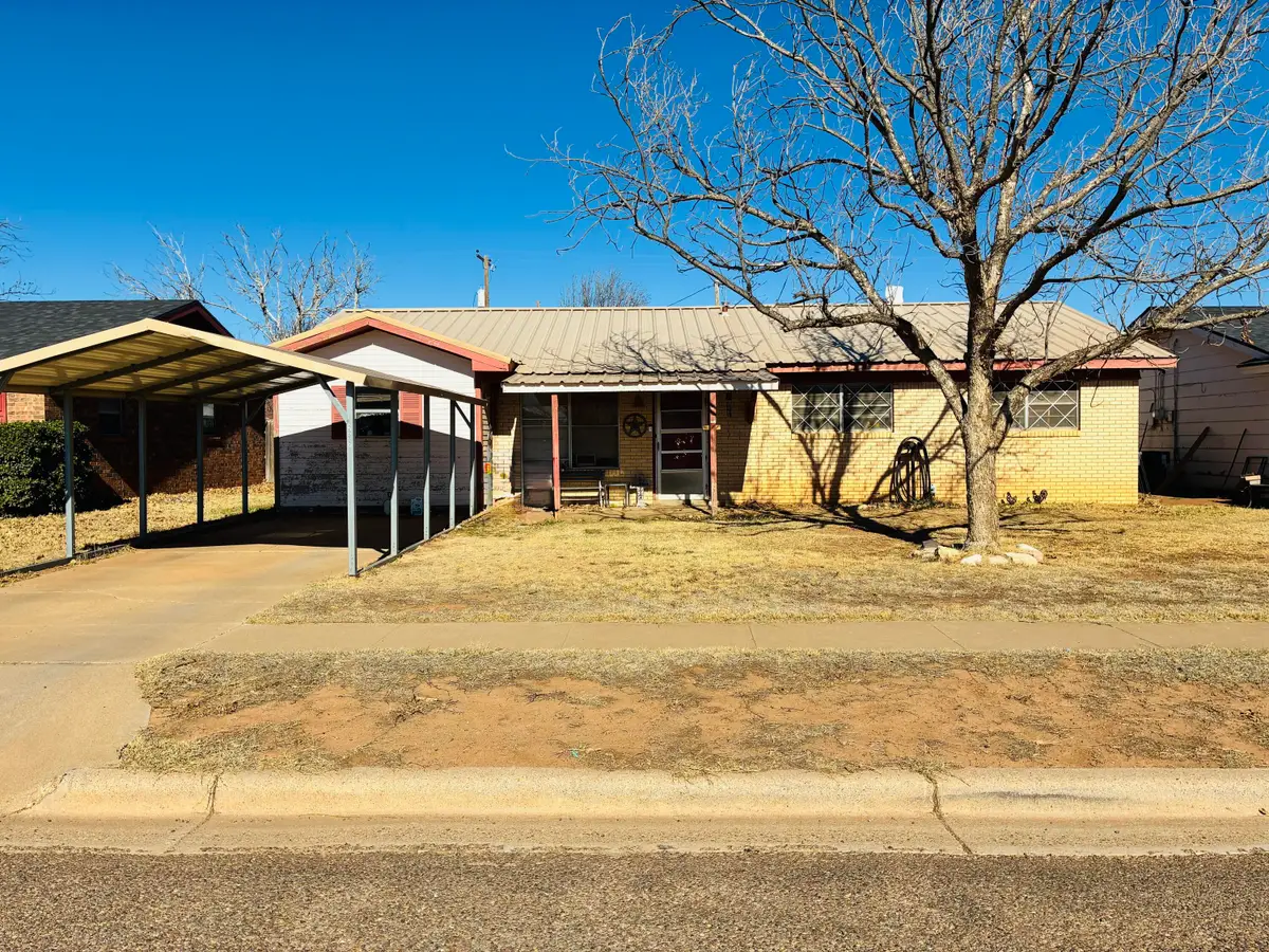 207 Butch Street, Levelland, TX 79336 - Image #1