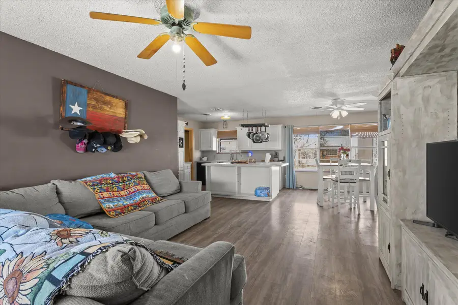 207 Butch Street, Levelland, TX 79336 - #3